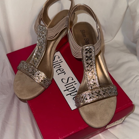 Shoes - Silver‎ Slippers Gold Sandals Sz 5.5